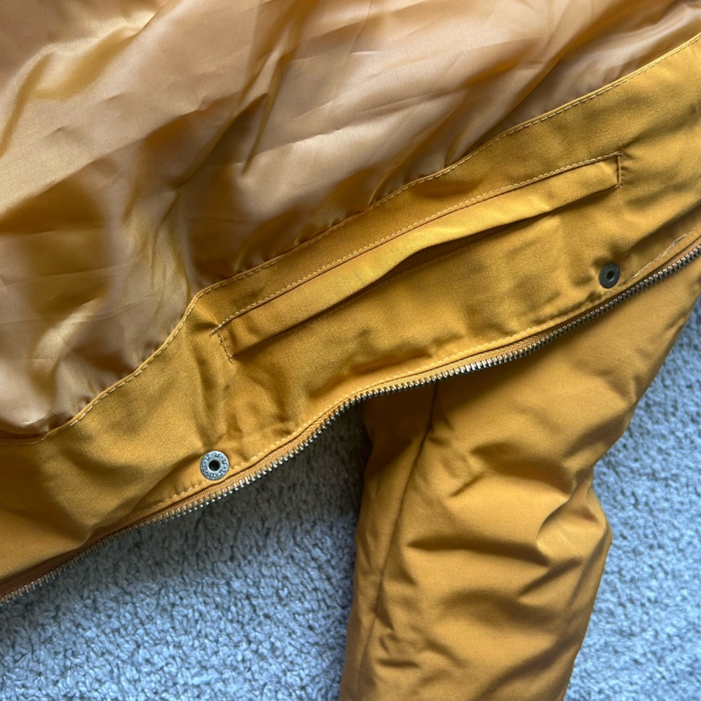 NWOT!!! Gorgeous Gold Heavyweight puffer midi jacket . Sz Medium. - Picture 13 of 13